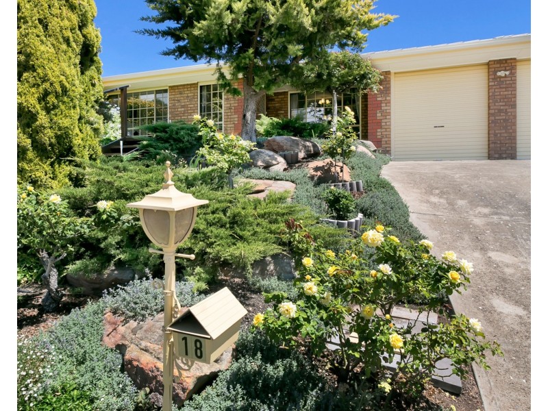 18 Admella Court, Hallett Cove SA 5158