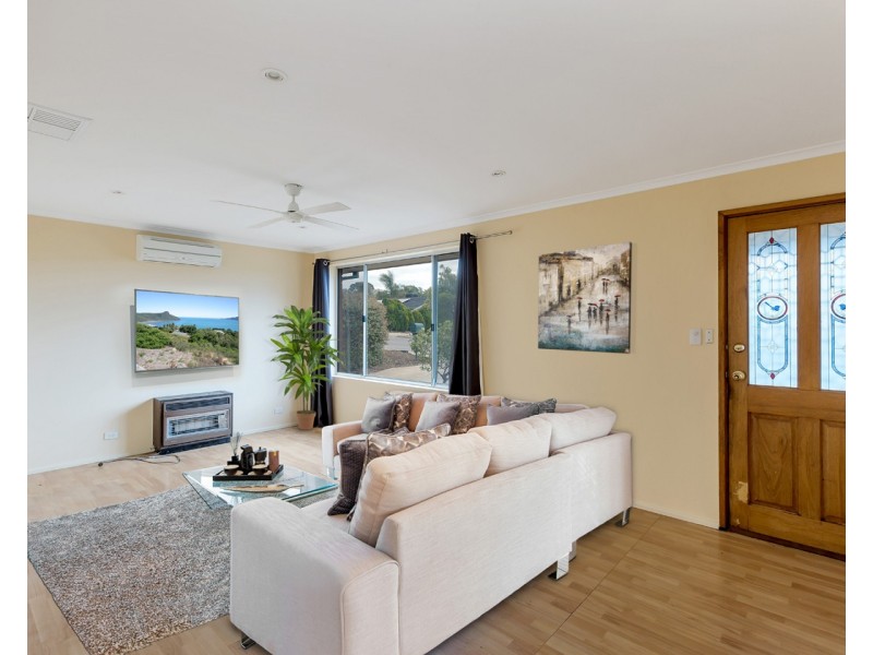 26 Featherstone Drive, Huntfield Heights SA 5163