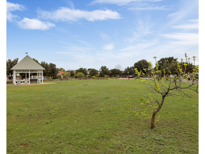9 Pitcairn Circuit, Seaford Rise SA 5169