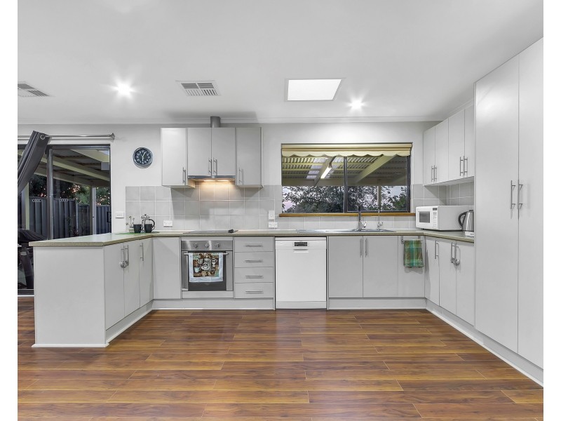 4 Serica Street, Hallett Cove SA 5158