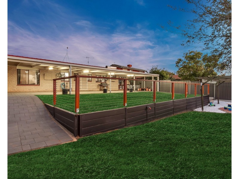 4 Serica Street, Hallett Cove SA 5158