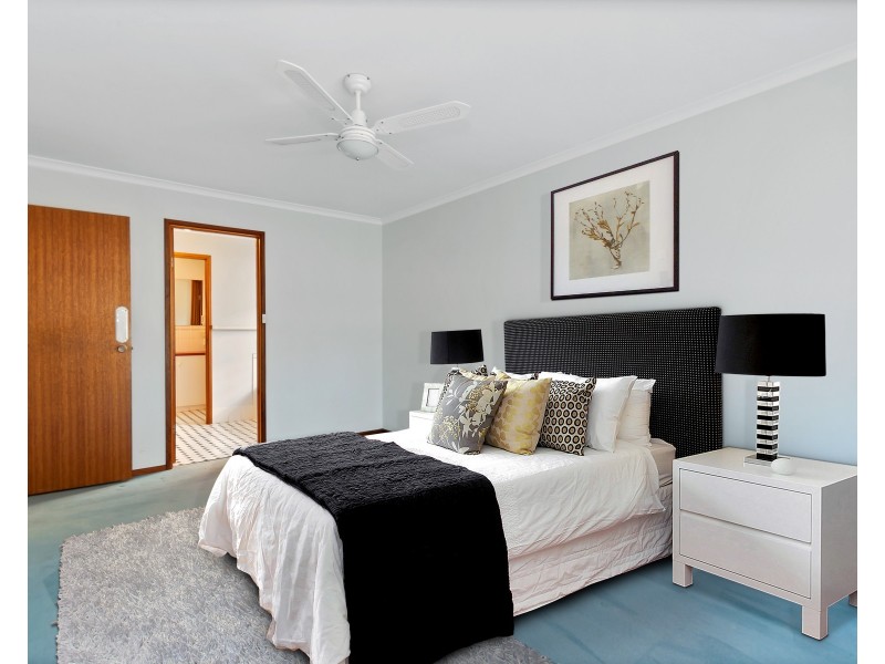 23 Shillabeer Crescent, Woodcroft SA 5162