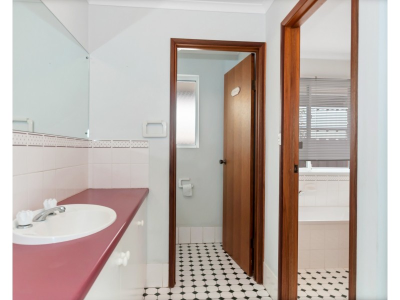 23 Shillabeer Crescent, Woodcroft SA 5162