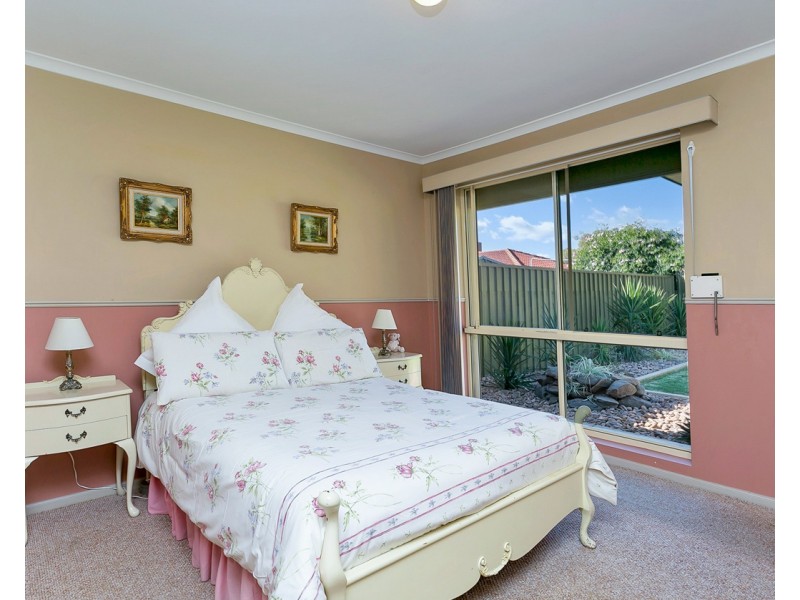 16 Champagne Crescent, Woodcroft SA 5162