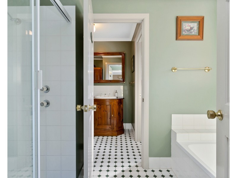 16 Champagne Crescent, Woodcroft SA 5162