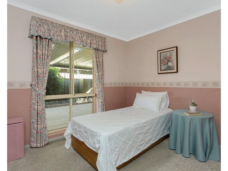 16 Champagne Crescent, Woodcroft SA 5162