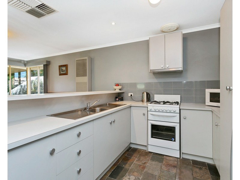 16 Champagne Crescent, Woodcroft SA 5162