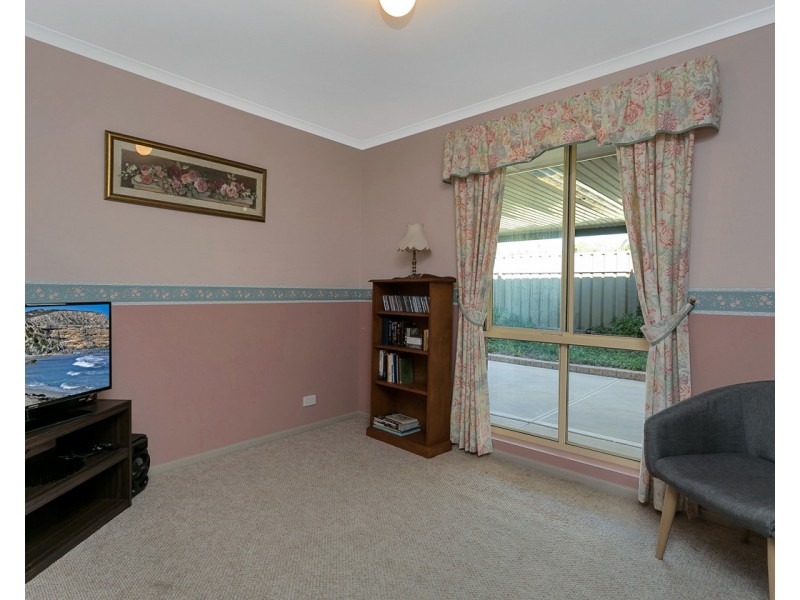 16 Champagne Crescent, Woodcroft SA 5162