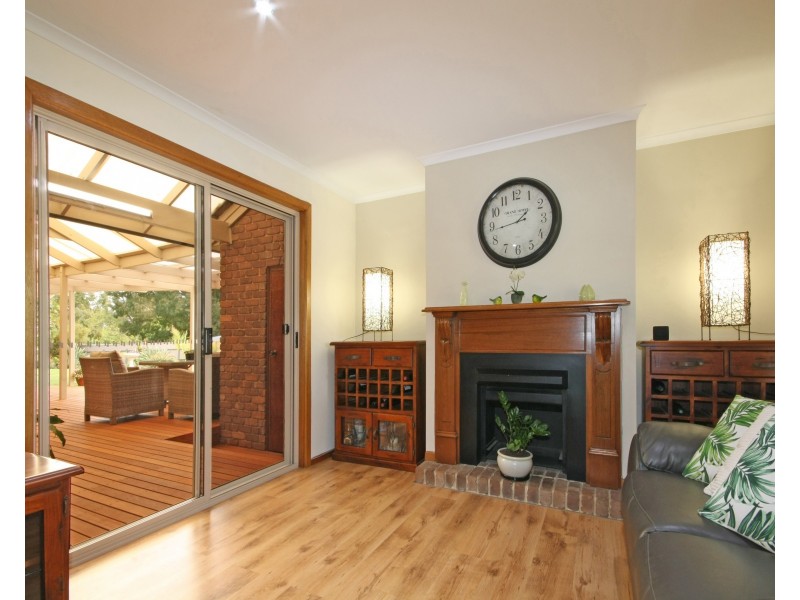 8 Hispano Drive, Woodcroft SA 5162