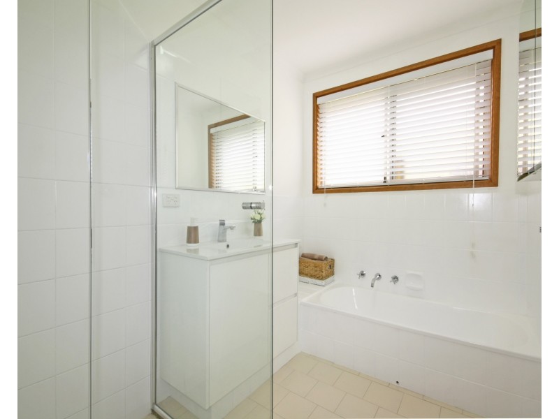 8 Hispano Drive, Woodcroft SA 5162