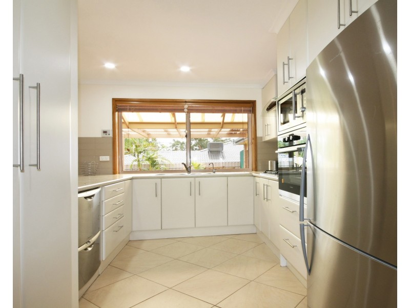 8 Hispano Drive, Woodcroft SA 5162