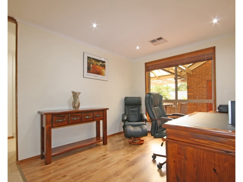 8 Hispano Drive, Woodcroft SA 5162