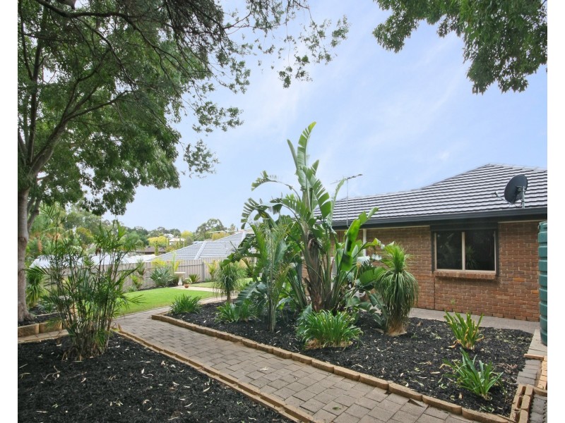 8 Hispano Drive, Woodcroft SA 5162