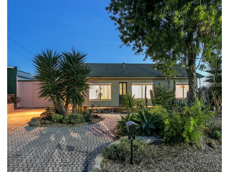 4 Norongo Street, O’sullivan Beach SA 5166