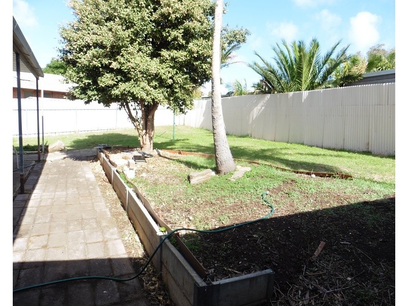 9 Louise Crescent, Morphett Vale SA 5162