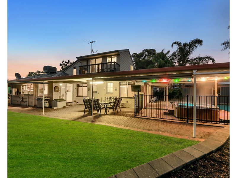 1 Olsen Court, Trott Park SA 5158