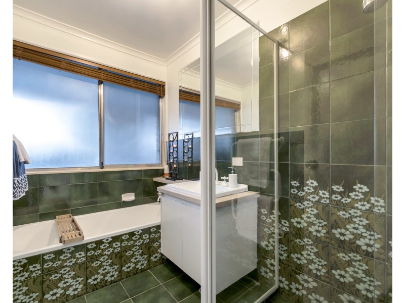 1 Olsen Court, Trott Park SA 5158