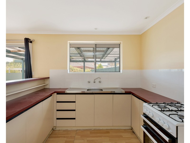 26 Featherstone Drive, Huntfield Heights SA 5163