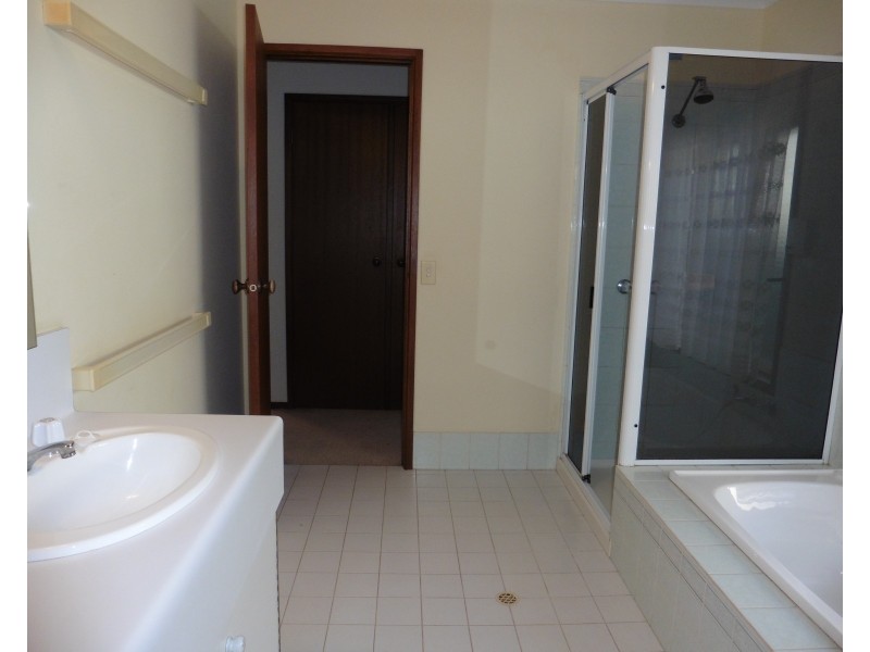 15 Ashmore Place, Onkaparinga Hills SA 5163