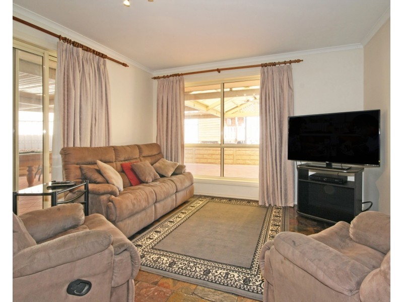 18 Parkwood Rise, Seaford Rise SA 5169