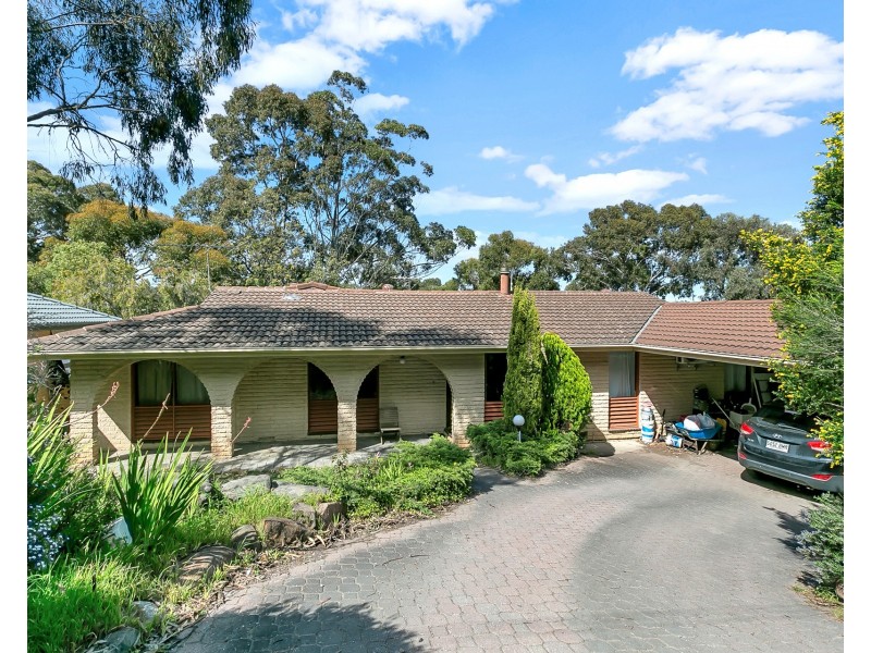 82 Kenihans Rd, Happy Valley SA 5159