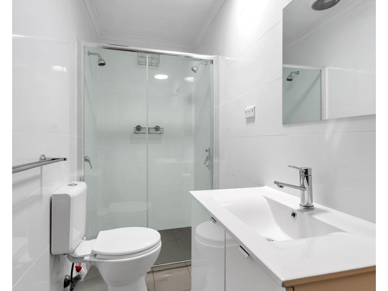 82 Kenihans Rd, Happy Valley SA 5159