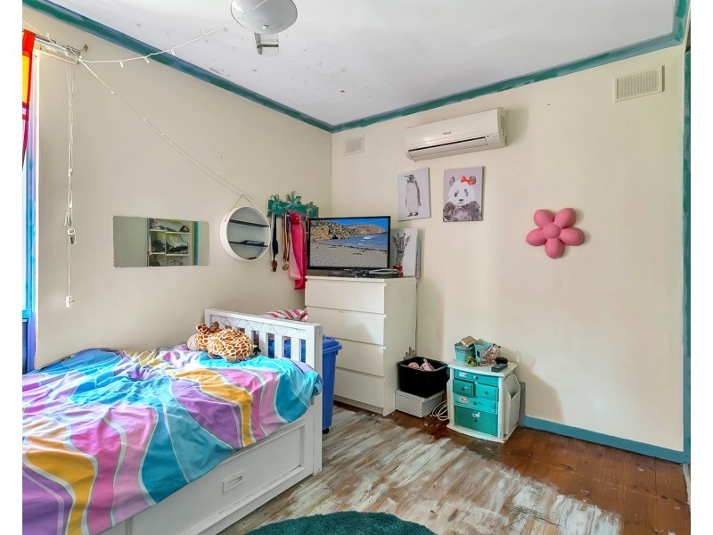 82 Kenihans Rd, Happy Valley SA 5159