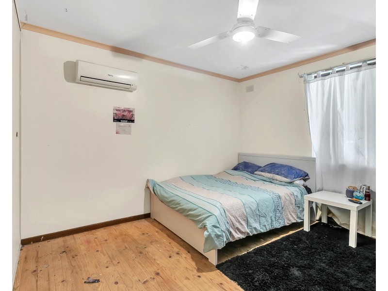 82 Kenihans Rd, Happy Valley SA 5159