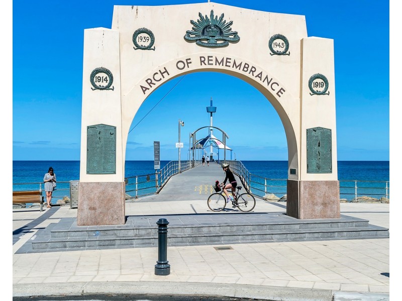 8 Tilbrook Crescent, South Brighton SA 5048