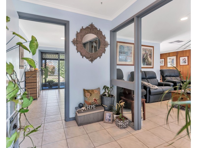 4 Cave Court, Morphett Vale SA 5162