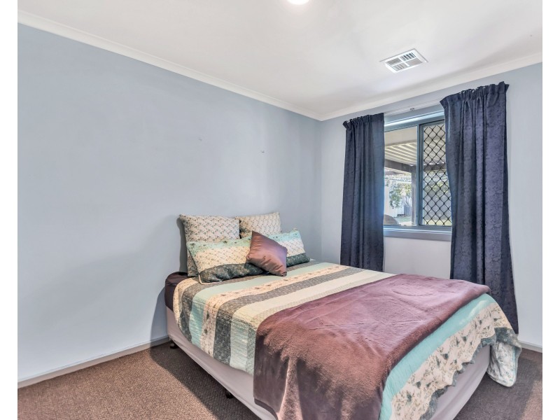 4 Cave Court, Morphett Vale SA 5162
