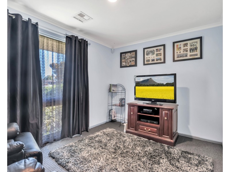 4 Cave Court, Morphett Vale SA 5162