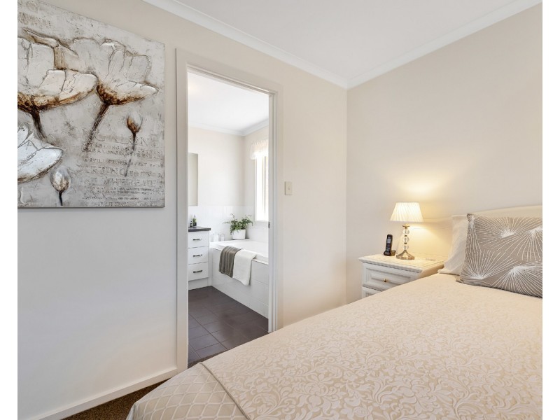 4 Joy Street, Morphett Vale SA 5162