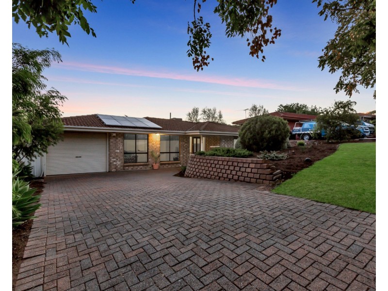 12 Lyons Circuit, Trott Park SA 5158