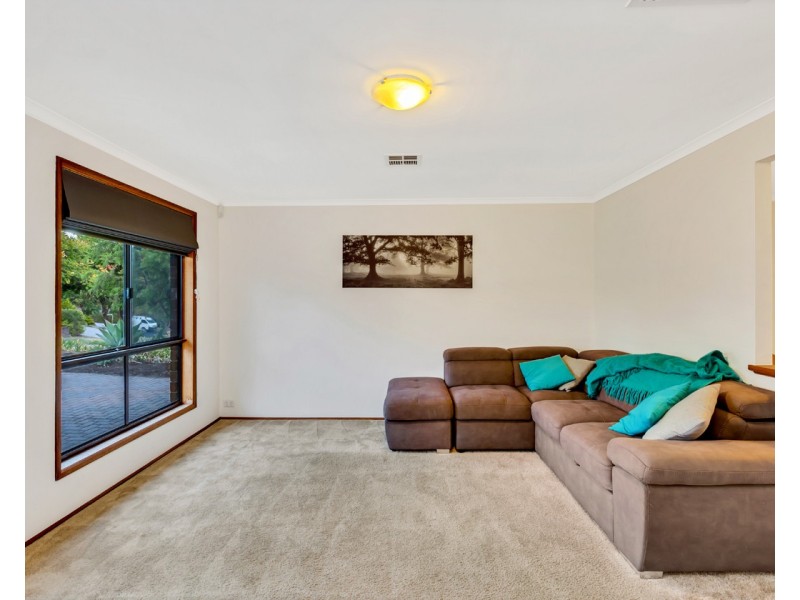 12 Lyons Circuit, Trott Park SA 5158