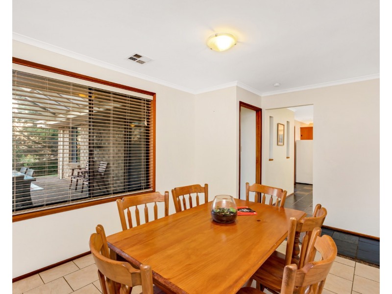 12 Lyons Circuit, Trott Park SA 5158