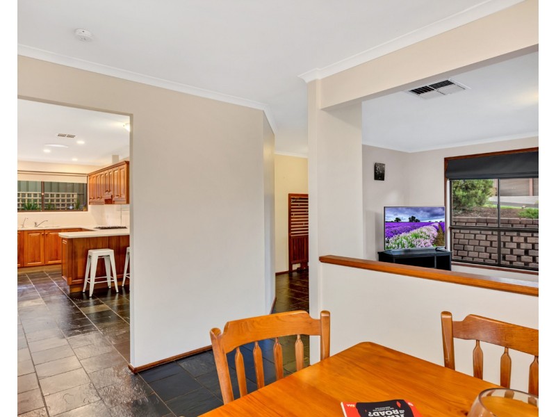 12 Lyons Circuit, Trott Park SA 5158