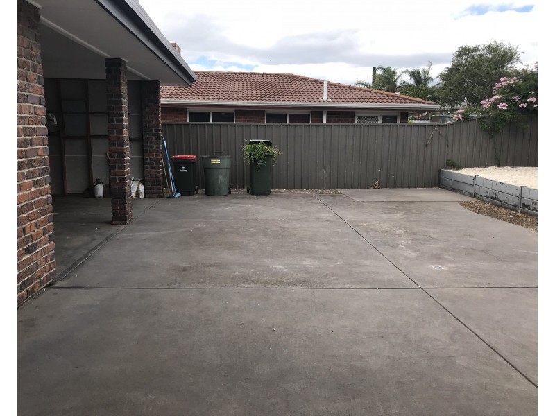 4 Traeger Court, Woodcroft SA 5162
