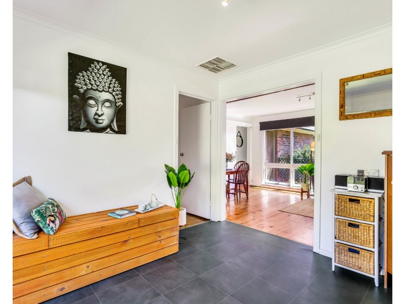 10 Gretel Crescent, Hallett Cove SA 5158