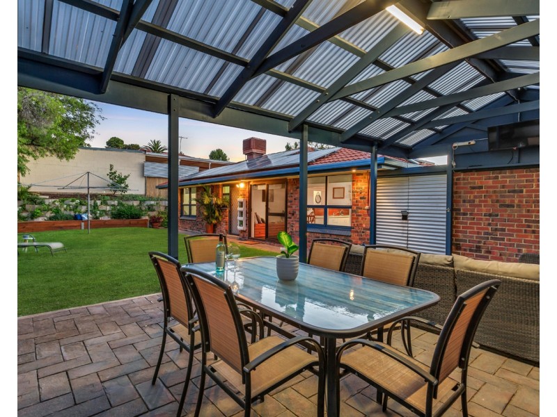 10 Gretel Crescent, Hallett Cove SA 5158