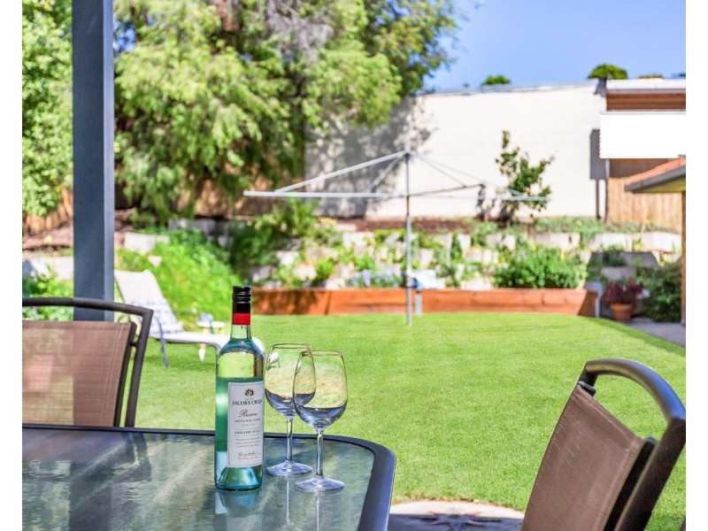10 Gretel Crescent, Hallett Cove SA 5158