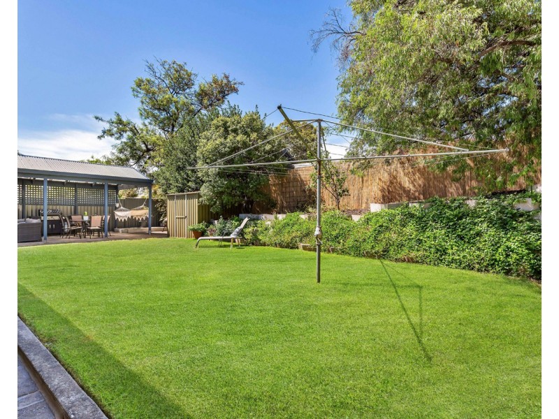 10 Gretel Crescent, Hallett Cove SA 5158