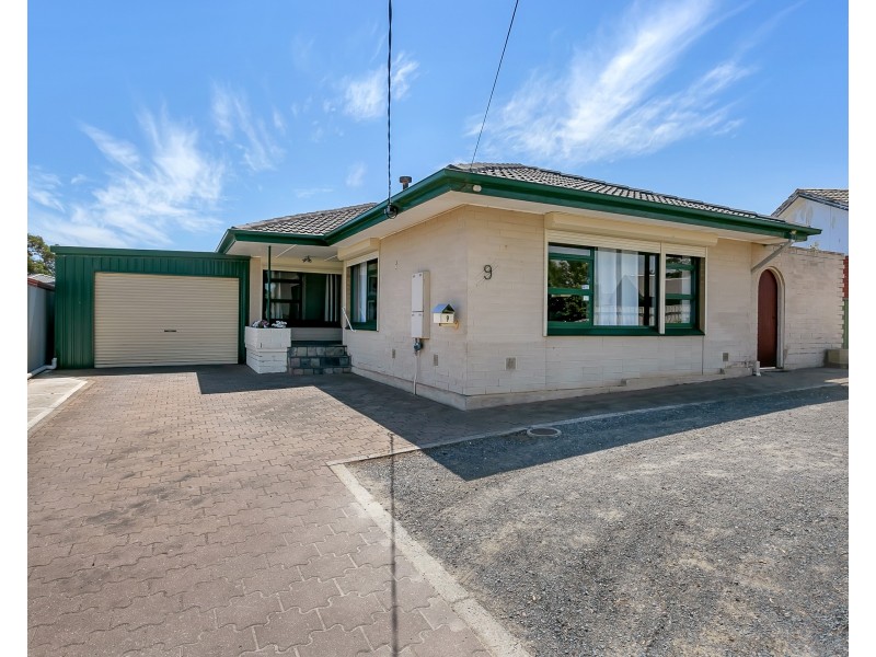 9 Marcian Street, Christie Downs SA 5164
