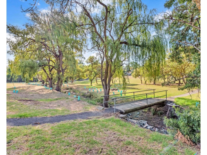 13 Banff Court, Happy Valley SA 5159