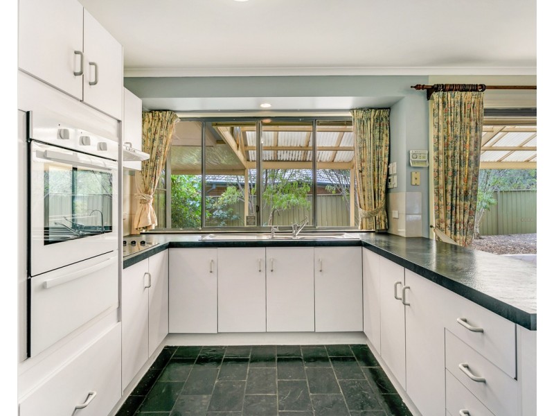 4 Wareham Place, Onkaparinga Hills SA 5163