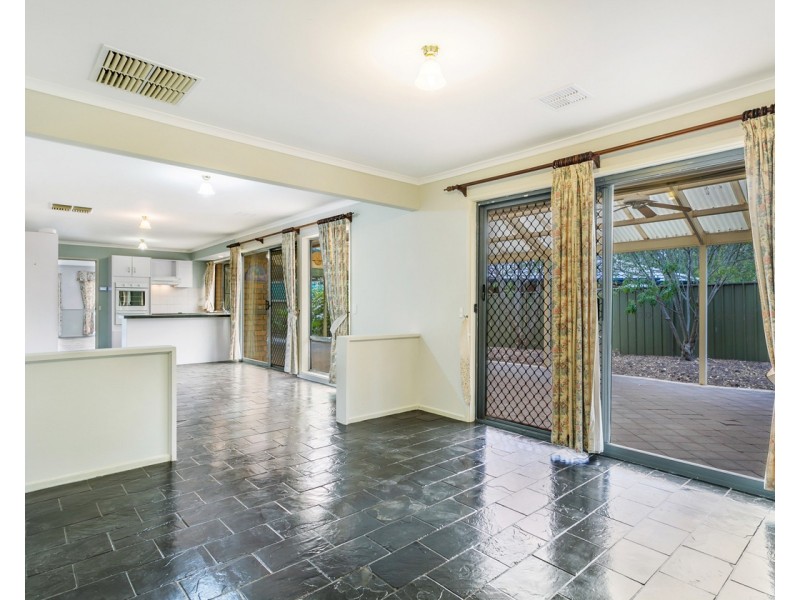 4 Wareham Place, Onkaparinga Hills SA 5163