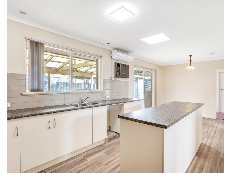 10 Kimberly Way, Happy Valley SA 5159