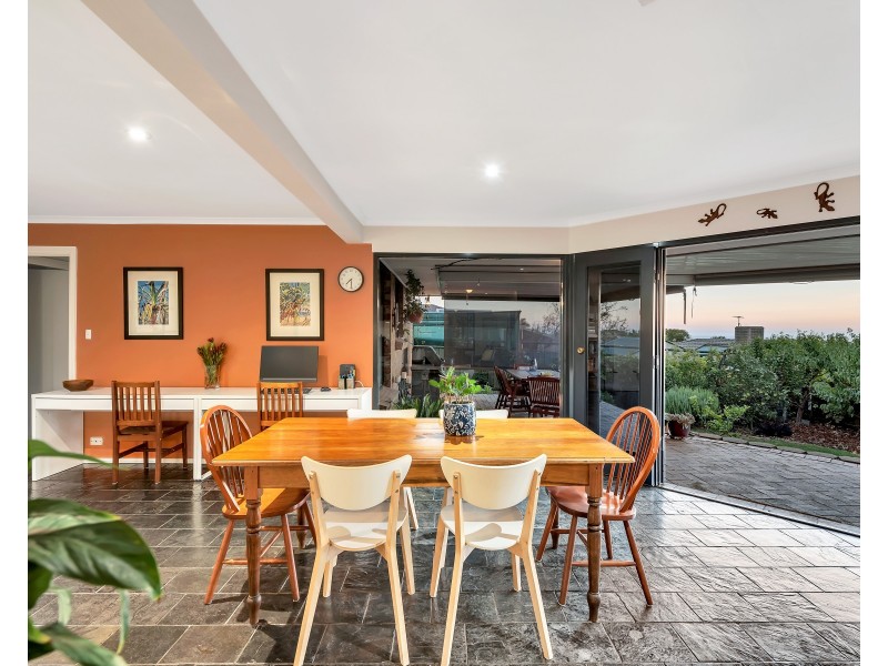 23 Slade Crescent, Hallett Cove SA 5158
