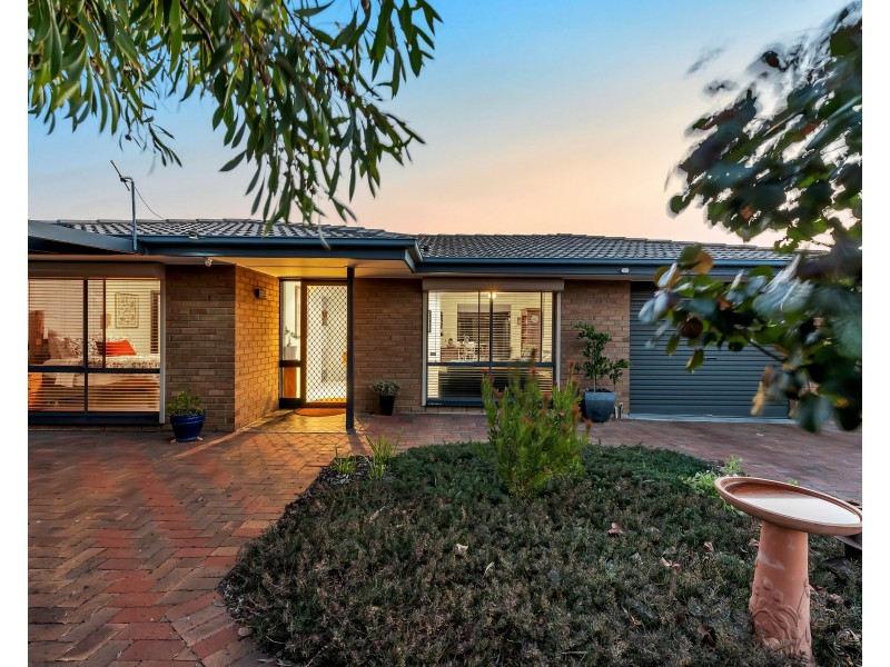 23 Slade Crescent, Hallett Cove SA 5158