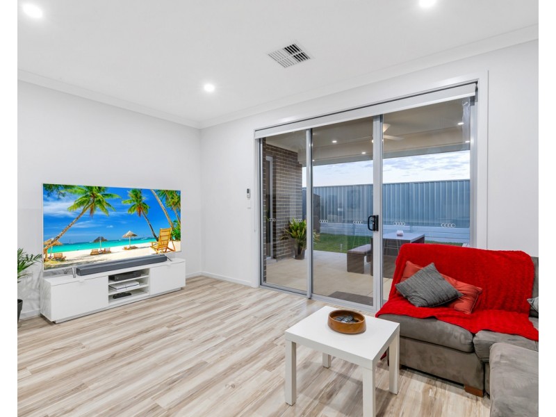 18 Rockport Road, Seaford Heights SA 5169